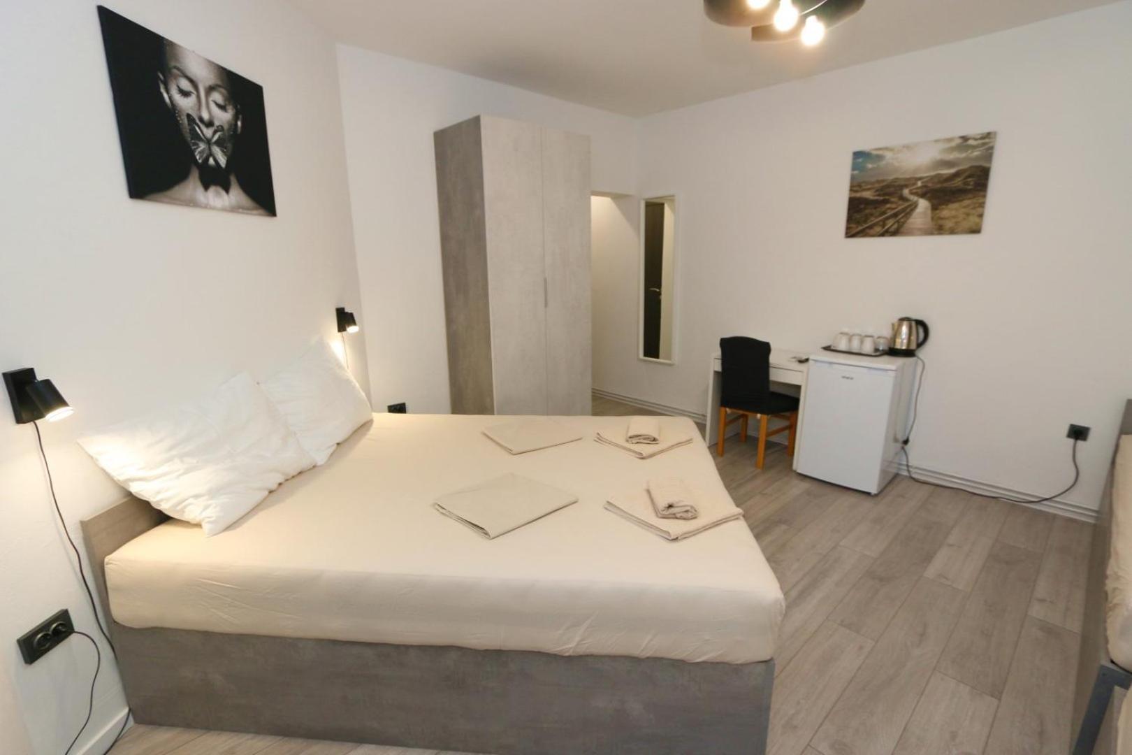 Pansion Comfort Sidro Novalja Kültér fotó